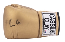 Cassius Clay(Muhammad Ali) Signed Boxing Glove (PSA/DNA)