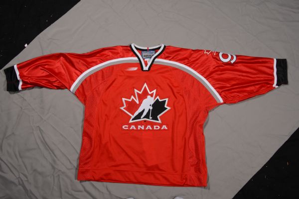 Wayne Gretzky Signed Team Canada Jersey. Hockey Collectibles, Lot  #42189
