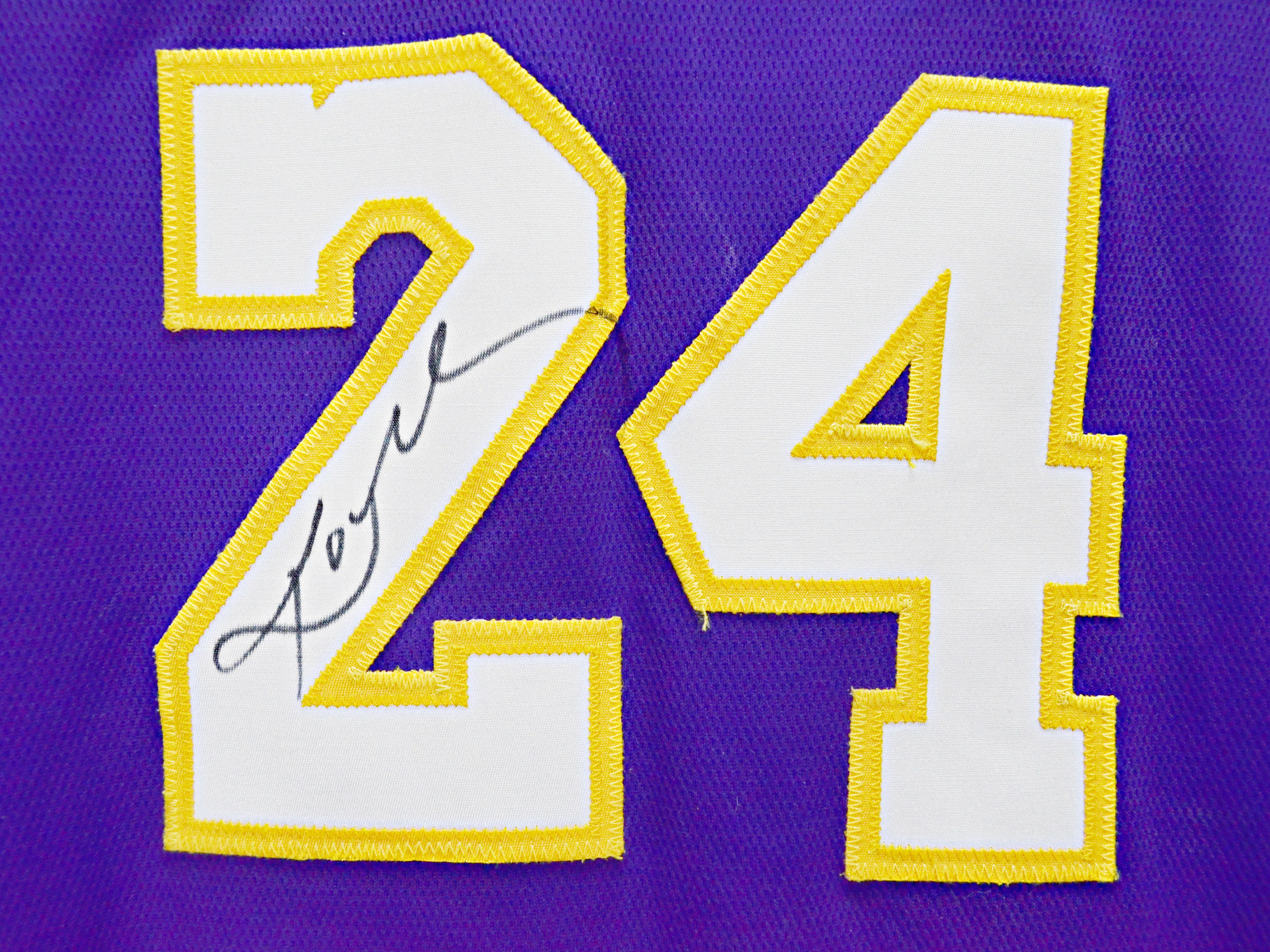 Lot Detail - 2006/07 Kobe Bryant Game-Used and Signed Road Jersey (First Year # 24 ...4354 x 3264