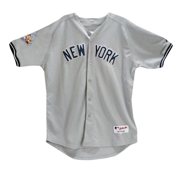 Derek Jeter Signed 2009 Yankees Jersey (Steiner COA)