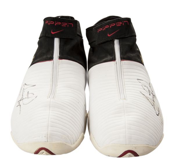 Scottie Pippen Rookie Season Worn and Dual Signed Avia 855