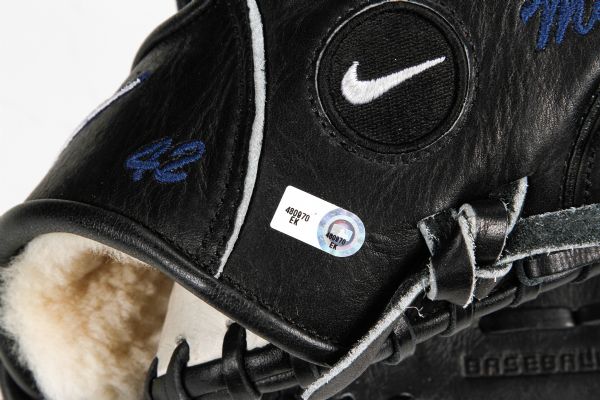 2013 Mariano Rivera Game Used Fielder's Glove. Baseball, Lot #80113