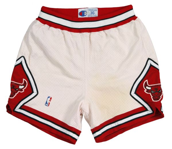 Lot Detail - 1990-1991 Michael Jordan Chicago Bulls Home Uniform Set Jersey  and Shorts (MEARS A-10) First Bulls NBA Championship