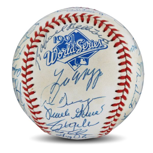 Mark Lemke autographed Baseball Card (Atlanta Braves) 1990
