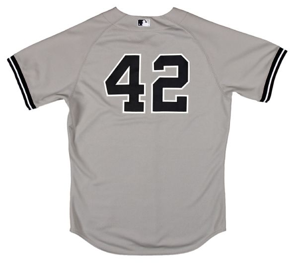 Mariano Rivera 2013 Yankees Game-Used Jersey & Undershirt (MLB Hologram &  Steiner Hologram)