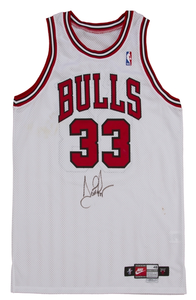 Lot Detail - 1997-98 Scottie Pippen Game Used and Signed Chicago Bulls Home  Jersey