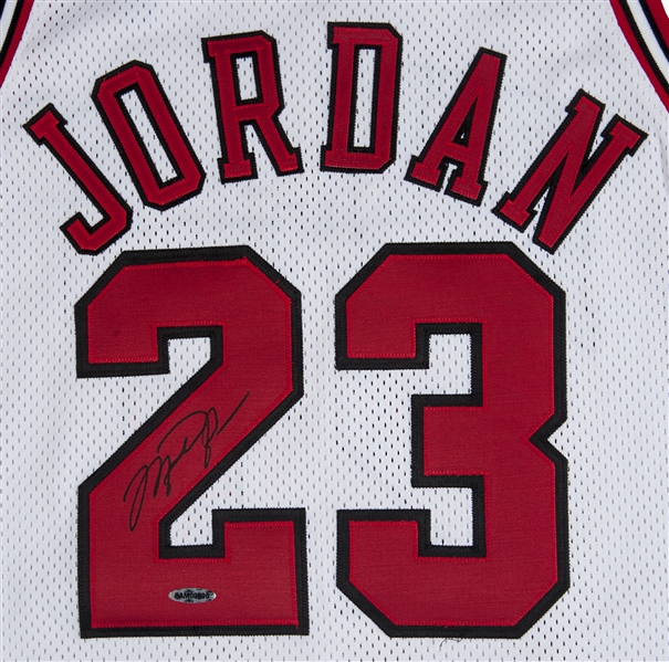Lot Detail - 1998 Michael Jordan Game Used and Signed Chicago Bulls Jersey  From His Final Regular Season Game as a Bull April 18th 1998 Photo Matched  (MeiGray and Bulls LOA)