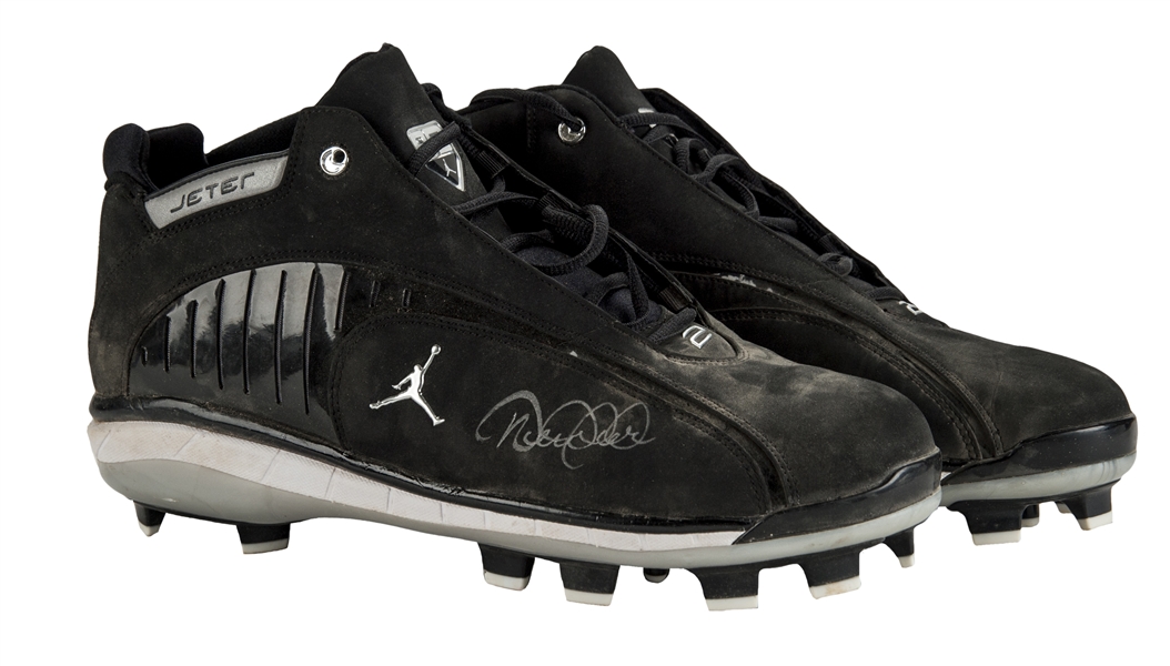 2007 Derek Jeter Game Worn Signed Air Jordan Cleat with Jeter, Lot #14858