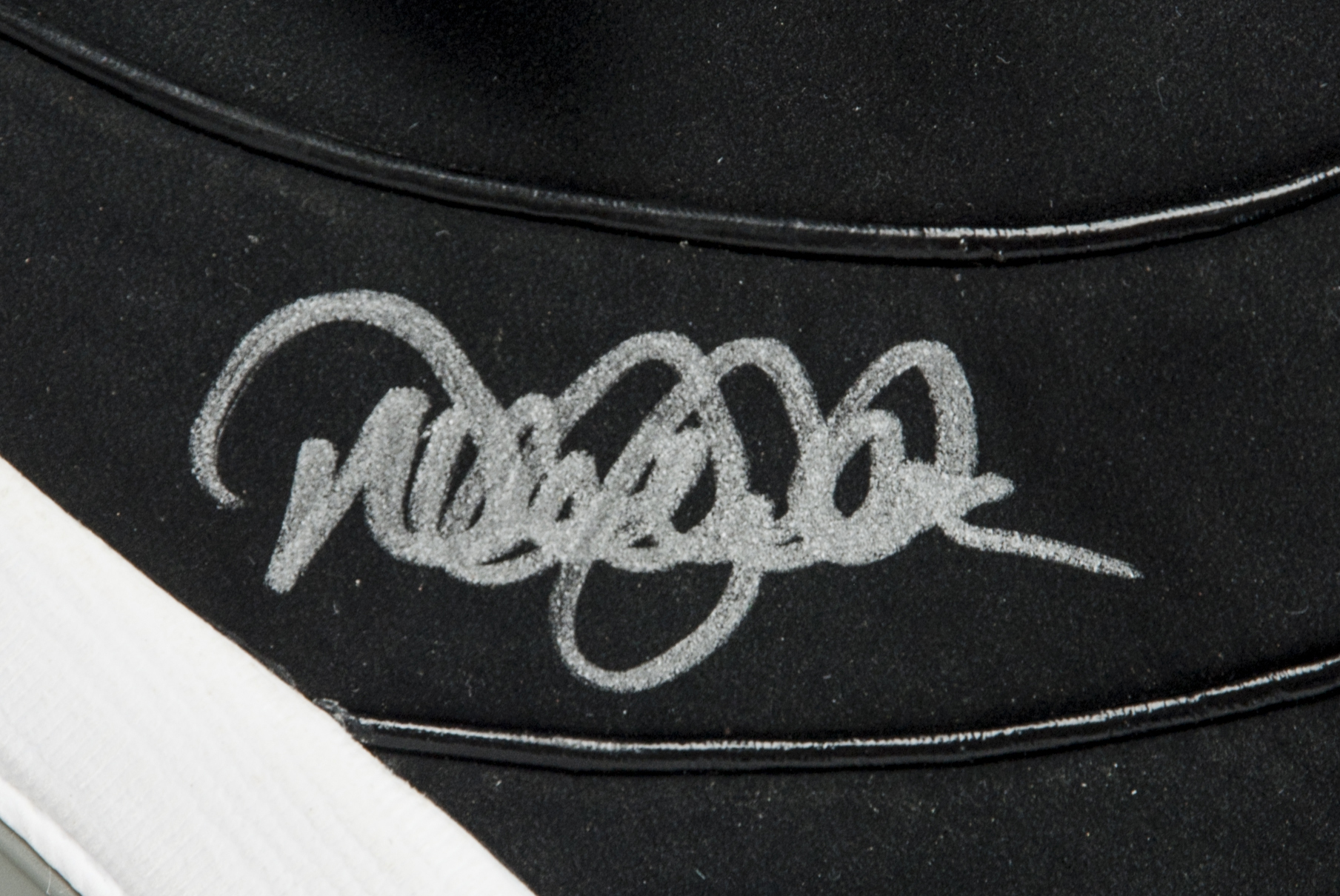 Lot Detail - Derek Jeter Game Used and Signed Turf Left Shoe (MLB ...