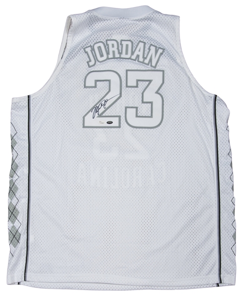 Lot Detail - Michael Jordan Signed North Carolina White Jersey (JSA)