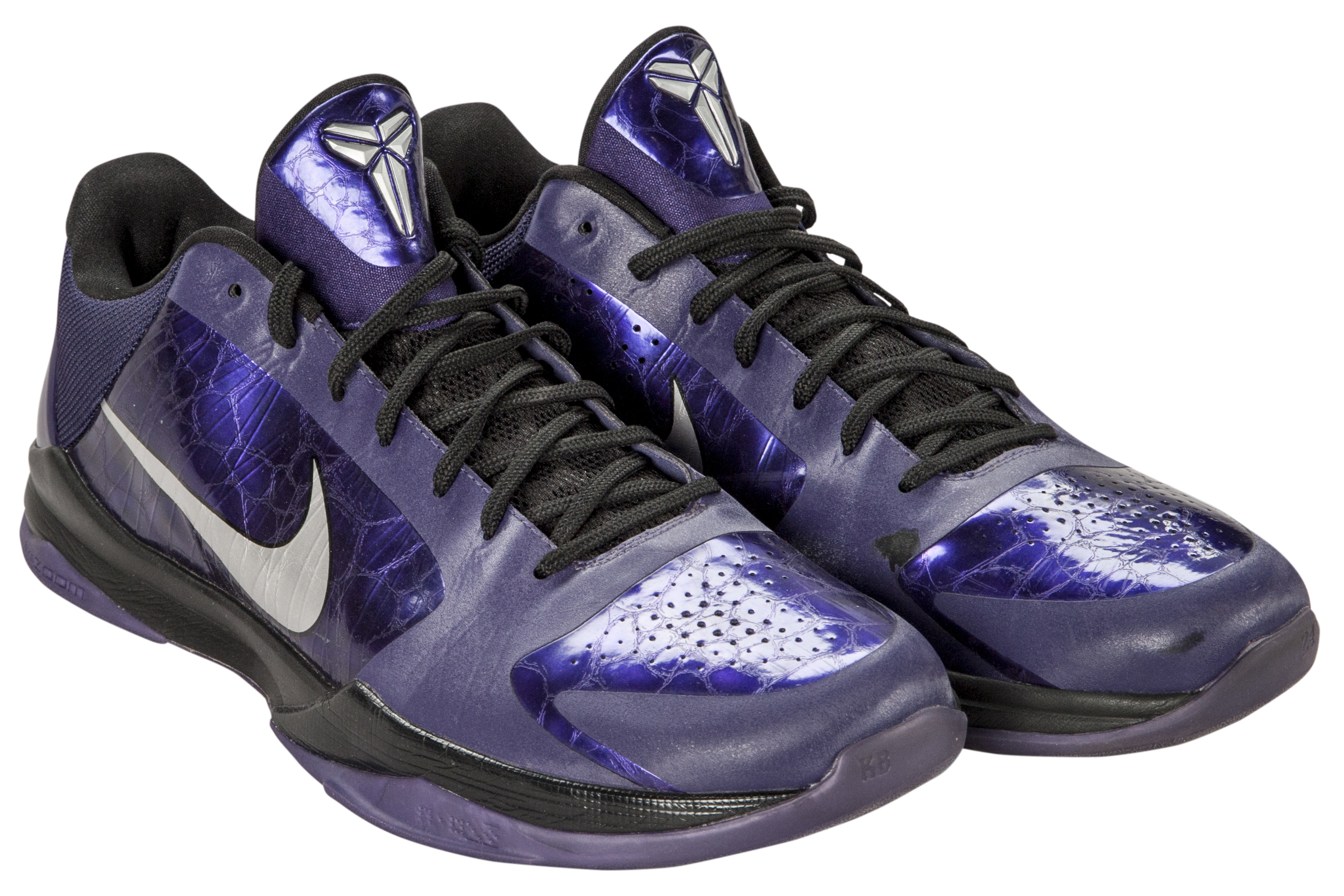 Lot Detail - 2010 Kobe Bryant Game Used Nike Sneakers Worn on 12/1/10 ...