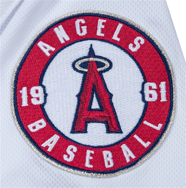 Los Angeles Angels on X: Looking to win an autographed @MikeTrout jersey?  Tweet a photo or video with 3 things you're grateful for or nourishing  activities that build health and include the