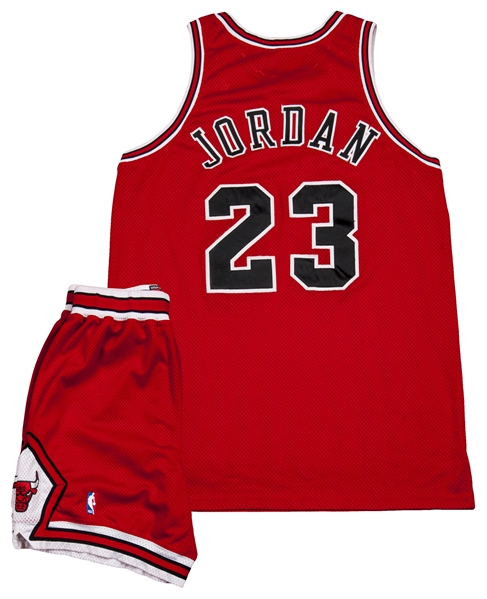 michael jordan jersey and shorts