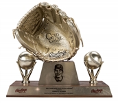2001 Roberto Alomar Rawlings Record-Setting 10th Gold Glove Award For Second Base