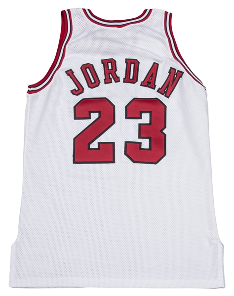 1992-93 Michael Jordan Game Worn Chicago Bulls Champion Home White NBA  Jersey