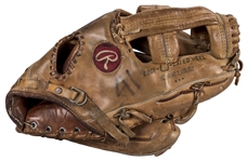 1977 Tom Seaver Game Used & Signed Rawlings Glove (PSA/DNA & Beckett) 