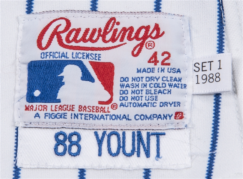 Lot Detail - Robin Yount Signed 1993 Milwaukee Brewers Game Used Road  Jersey Worn During His 3056-3059 Hits
