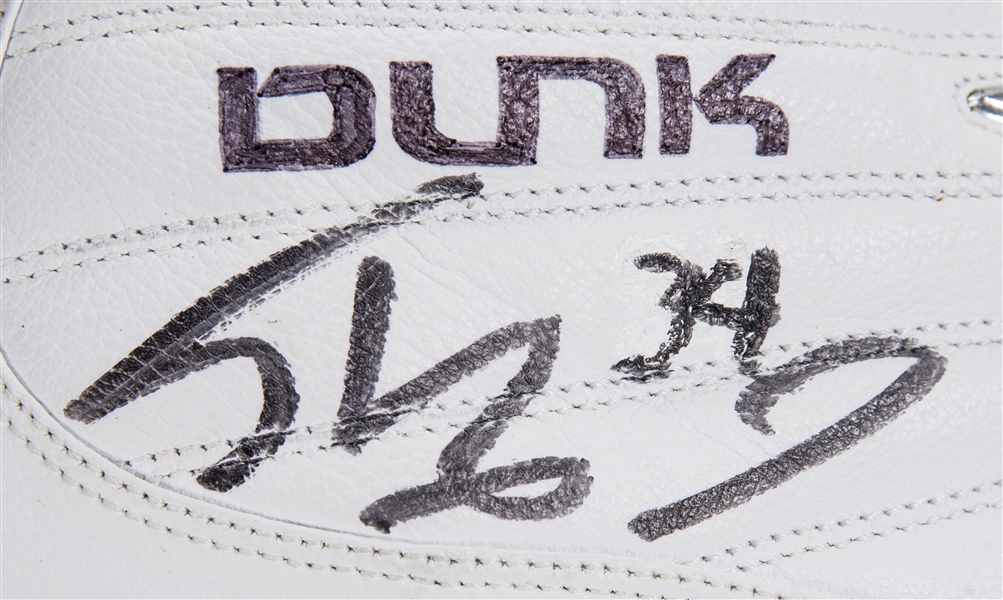 Charitybuzz: Shaquille O'Neal 2000-2002 Game-Used & Signed Dunkman