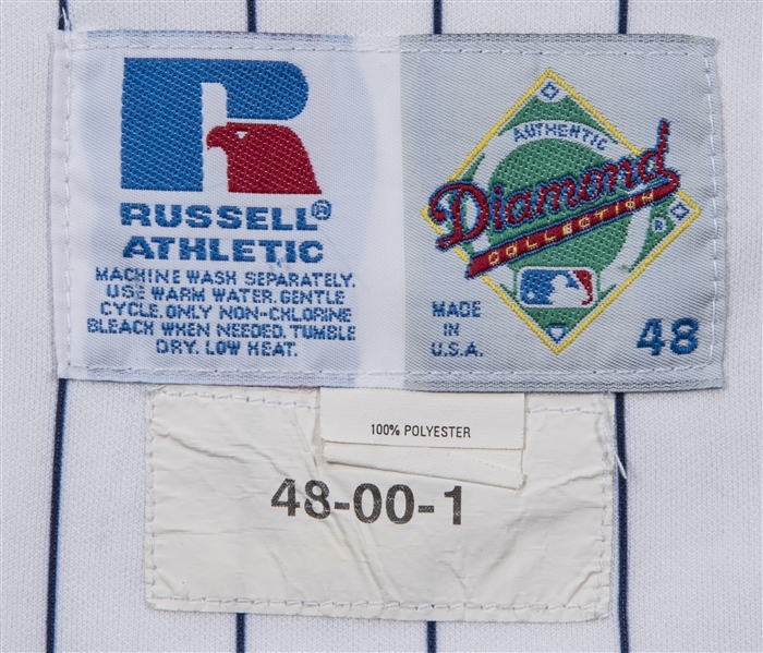 Torii Hunter player worn jersey patch baseball card (Minnesota Twins) 2005  Upper Deck Old Judge Materials #OJHU
