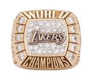  2000 Kobe Bryant Los Angeles Lakers NBA Championship Ring 14K-40 Diamonds -Laker Issued Player Ring Gifted by Kobe to Joe Bryant (Pam Bryant LOA)