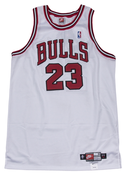 Lot Detail - Michael Jordan Chicago Bulls Signed Jersey with Career Stats  UDA