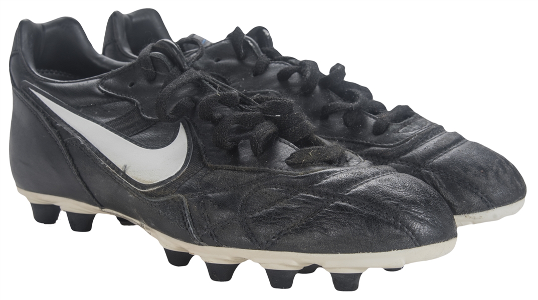 Atlético Hay una tendencia Estribillo Lot Detail - 1999 Michelle Akers World Cup Game Used Nike Cleats Used For  Penalty Kick Goal Vs. Brazil (Akers LOA)