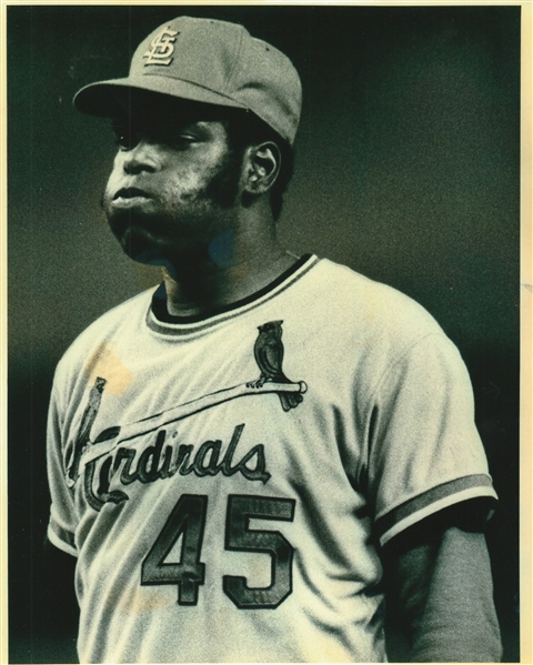 National Baseball Hall of Fame and Museum - #OTD in 1968, the @Cardinals Bob  Gibson fanned 17 Tigers in Game 1 of the World Series to set a  still-unmatched record. (National Baseball