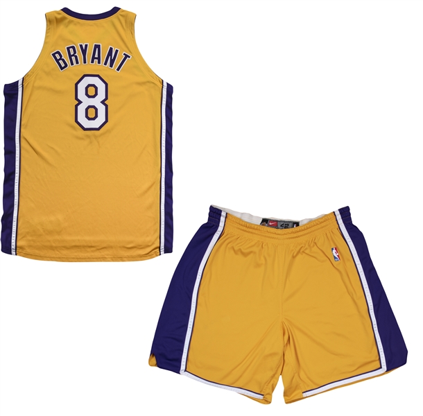 Lot Detail - 2000-01 Kobe Bryant Game Used Los Angeles Lakers Home ...