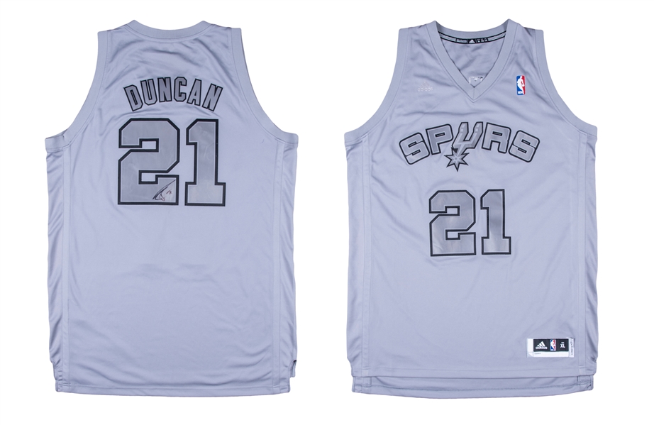 Tim Duncan Signed Spurs Nike Jersey (JSA ALOA)