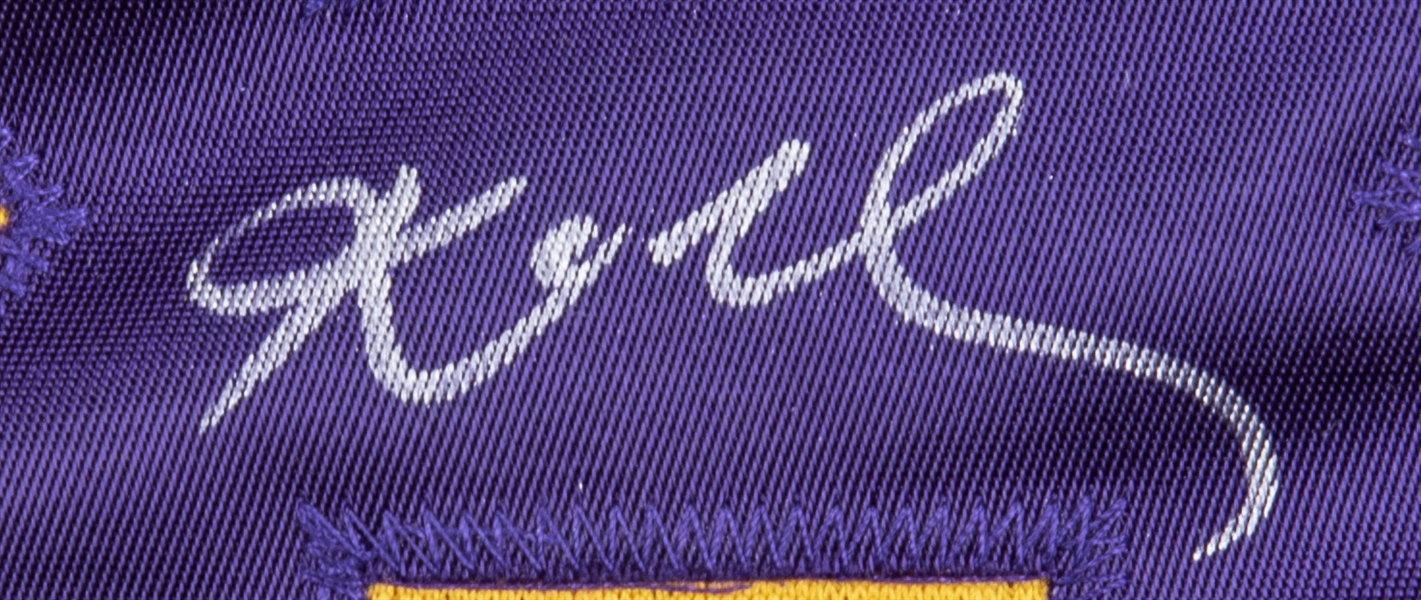 Lot Detail - Kobe Bryant Signed 1957 Rewind Los Angeles Lakers