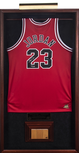 Lot Detail - Michael Jordan Signed Chicago Bulls Jersey in Framed