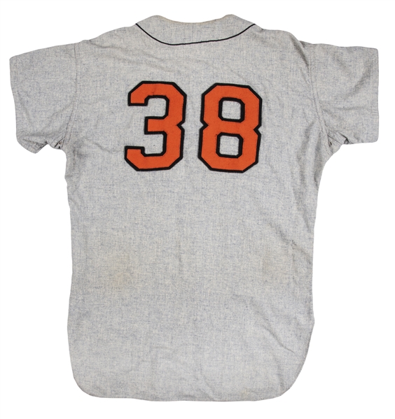 Lot Detail - 1964 Robin Roberts Game Used & Signed Baltimore Orioles Road  Jersey (MEARS A8 & Beckett)