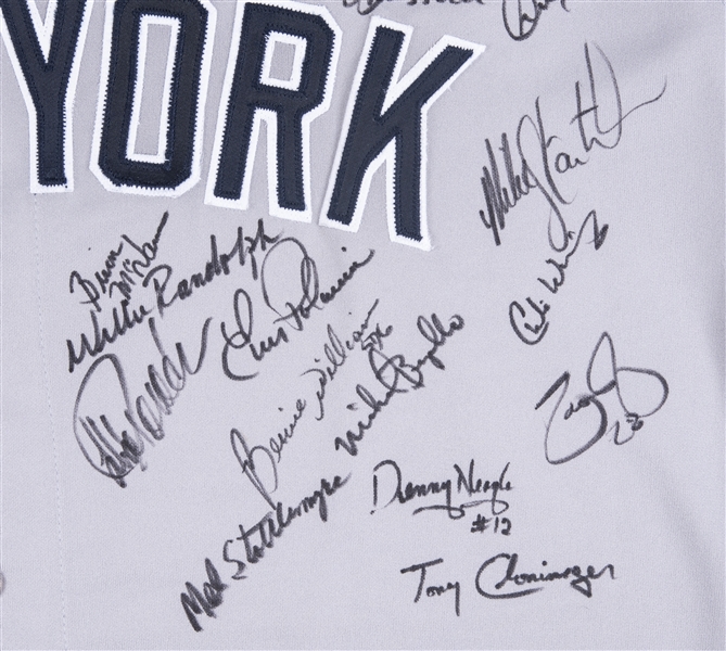 2000 Yankees Team Signed World Series Jersey Derek Jeter Mariano Rivera  Beckett
