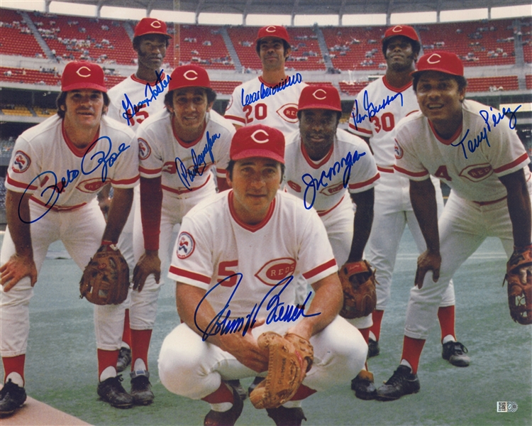 Lot Detail - 1976 Cincinnati Reds Team-Signed Photograph -- Signed