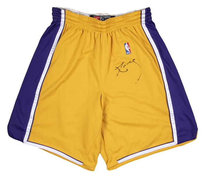 Kobe Bryant Signed 1999-00 Los Angeles Lakers Game Issued Finals