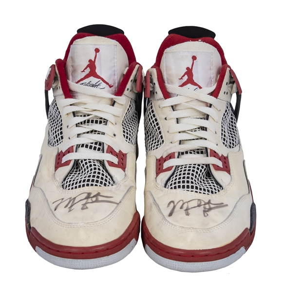 alarma dueña Dormitorio Lot Detail - 1989 Michael Jordan Game Used and Signed Pair of Nike Air  Jordan IV Sneakers - Both Signed! (MEARS & PSA/DNA)