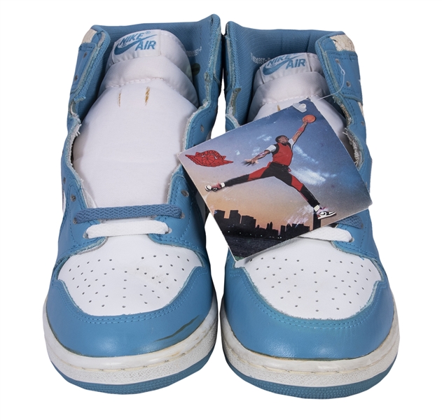 Michael Jordan Autographed Nike Air Jordan 1 Retro High Off-White UNC  Shoes