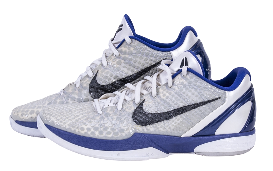 Lakers Kobe Bryant Signed 2011 Game Used Nike Zoom Kobe VII Shoes BAS &  Panini