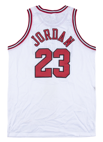 Michael Jordan Signed Chicago Bulls Red 1998-99 Nike Jersey UDA