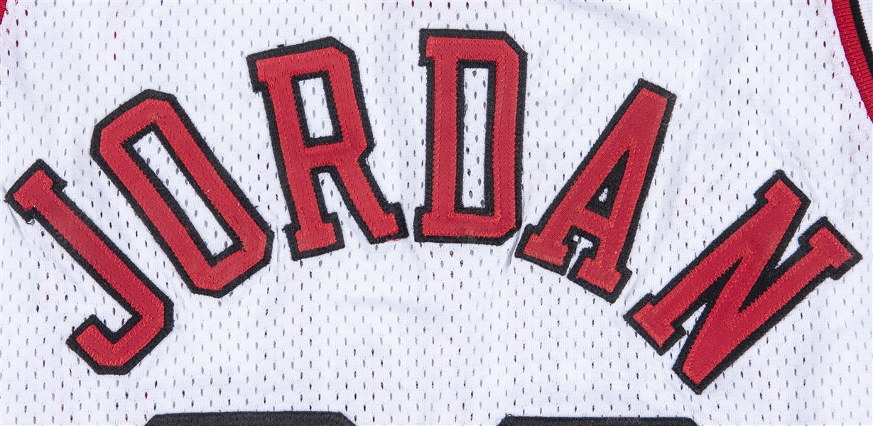 1998-99 Michael Jordan Signed Chicago Bulls Retirement Season 1-13-99  Home Jersey - UDA on Goldin Auctions