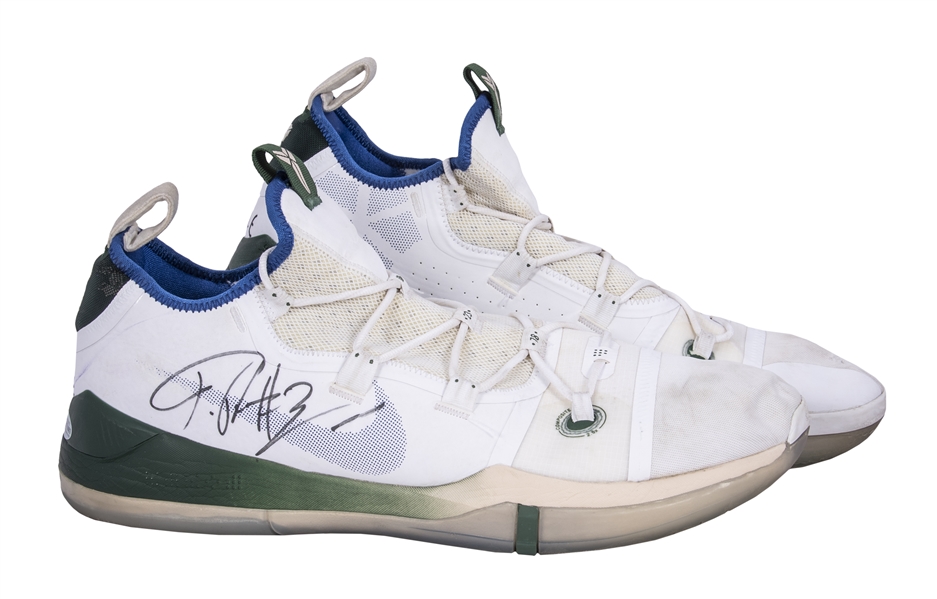Lot Detail - 2018-19 GIANNIS ANTETOKOUNMPO (MVP SEASON) GAME WORN &  DUAL-SIGNED NIKE 'KOBE AD EXODUS' SHOES PHOTO-MATCHED TO 11 GAMES - 249  POINTS, 154 REB. & 61 AST. COMBINED! (KNICKS BALL BOY COLLECTION)