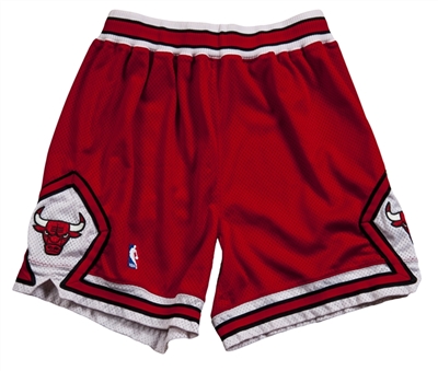 Lot Detail - 1997-98 Michael Jordan Game Used Chicago Bulls Road Shorts ...