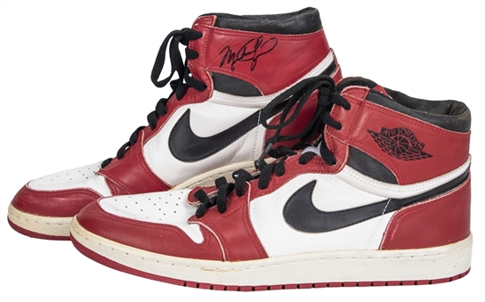 Lot Detail - 1984-85 Michael Jordan Signed 
